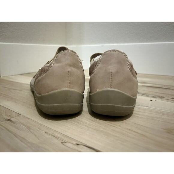 Earth Spirit Shoes Womens Comfort Beige Tan Suede Leather Mary Jane Flats Size 9 - Picture 3 of 7